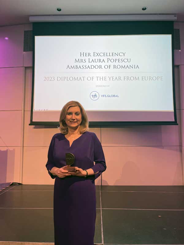 Ambasador Laura Popescu premiu